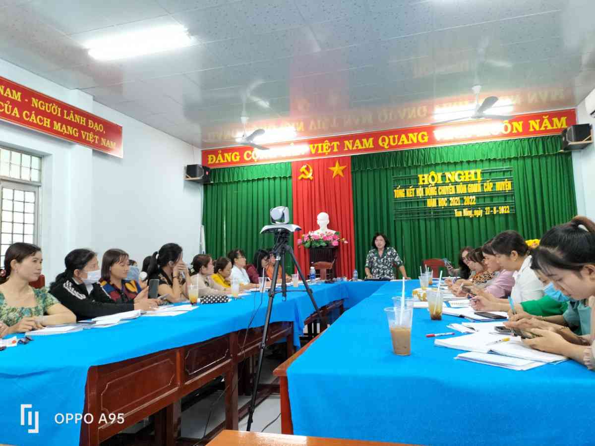 1. Bà Lê Thị Mộng Tuyền phát biểu chỉ đạo tại hội nghi